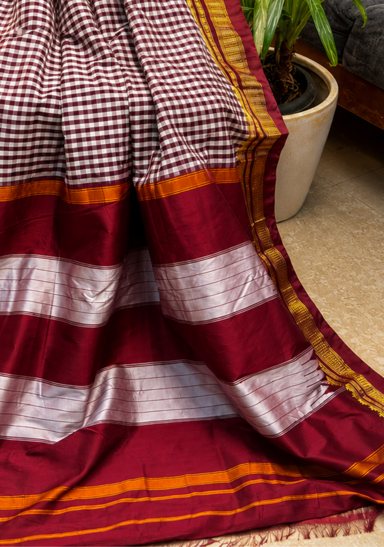 Ilkal Small Checks Tana Silk Saree